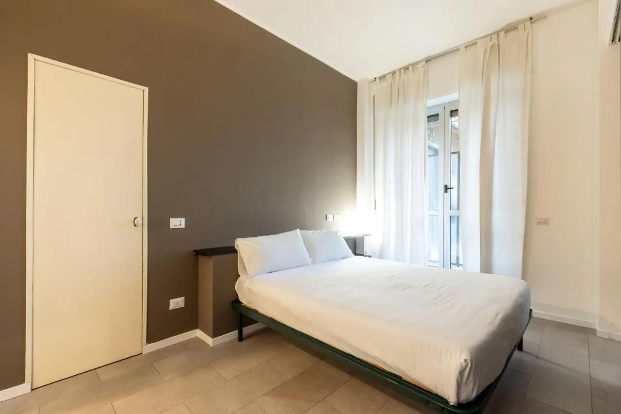 Apartment In Brera-Fatebenefratelli-Porta Nuova-Milano 0*, Milan