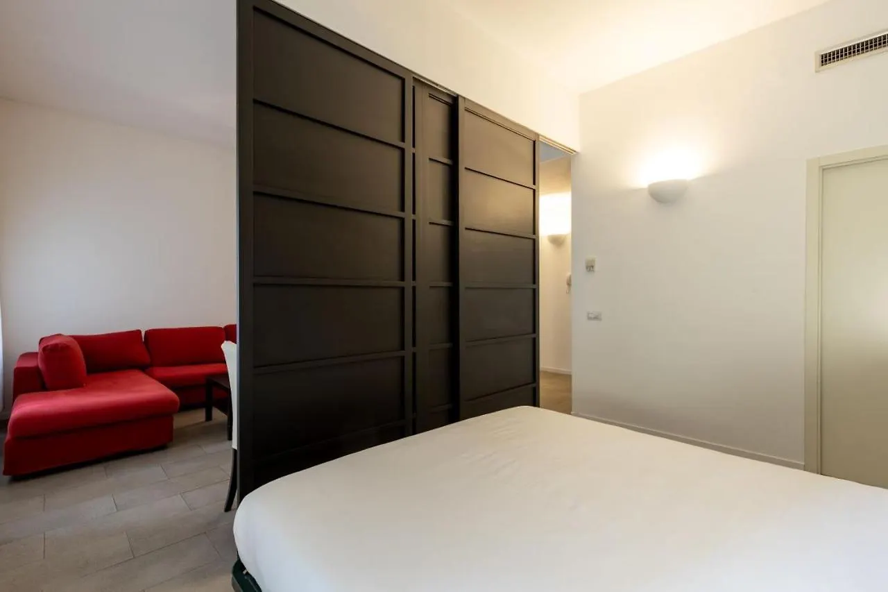 Apartment In Brera-Fatebenefratelli-Porta Nuova-Milano Italy